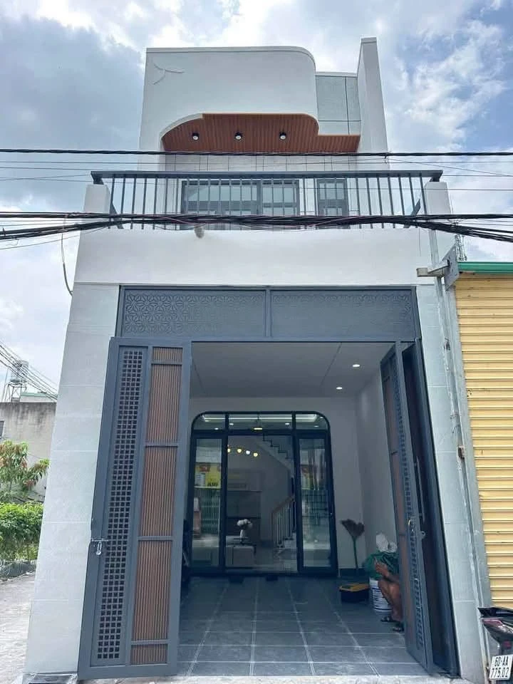 Bán nhà lầu góc 2 mặt tiền 4x15m, 3PN, hẻm Phong Cảnh, KP4A Trảng Dài, Biên Hòa - Ảnh 1