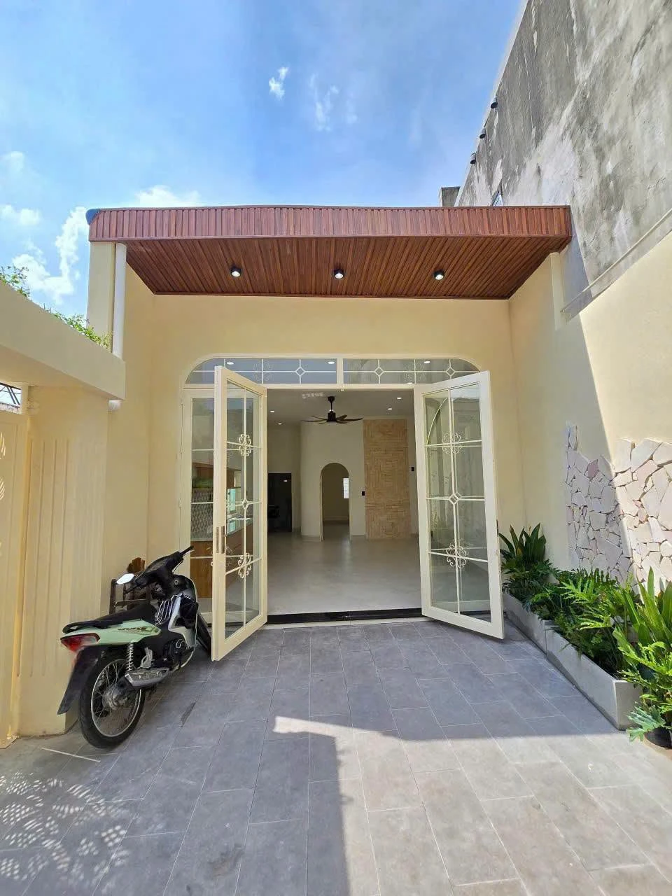 Bán nhà cấp 4 góc 2 mặt tiền Tân Hòa 89m2 - 2 tỷ 550 triệu - Ảnh 1