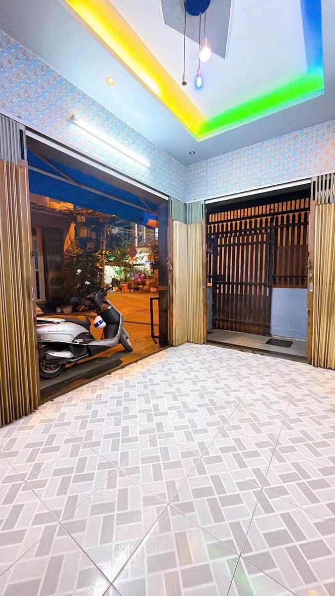 Bán nhà mặt tiền Q4, 36m², 4PN, 8.9 tỷ - Ảnh thu nhỏ 4