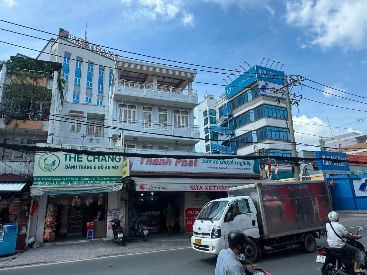 Bán nhà mặt tiền Lê Văn Việt Quận 9 320m2 ngang 8m giá 58 tỷ - Ảnh thu nhỏ 2