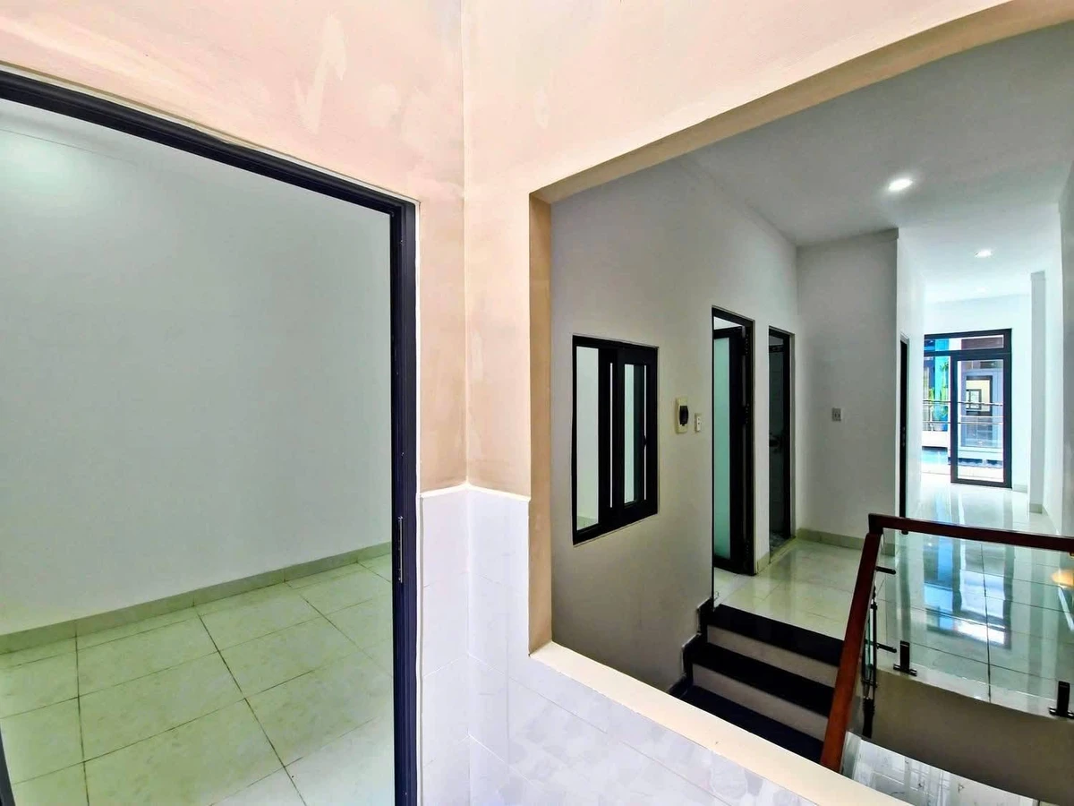 Bán nhà phố 3 phòng ngủ 60.5m² Nguyễn Ái Quốc - Ảnh thu nhỏ 2