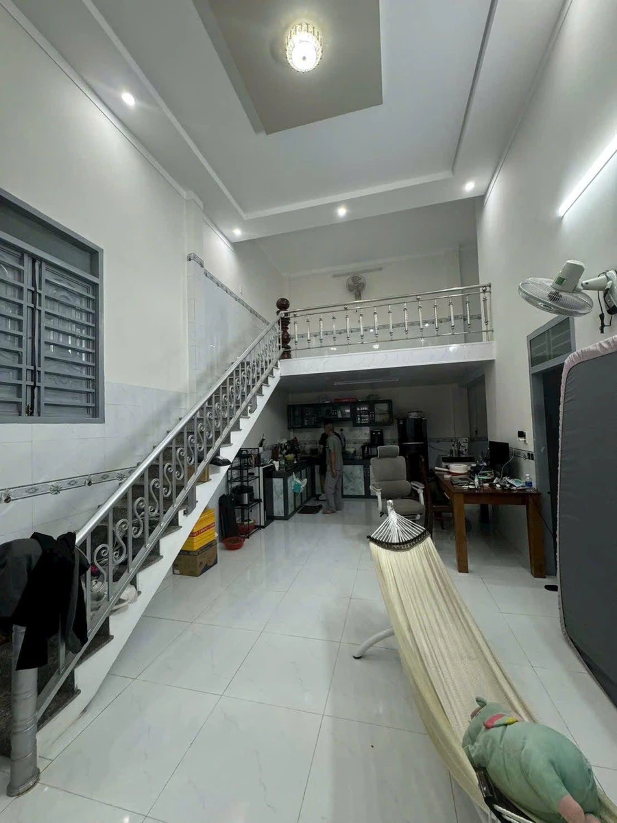 Bán nhà gác lửng Đặng Văn Ngữ 8x16 Bình Tân 2.3 tỷ - Ảnh thu nhỏ 2