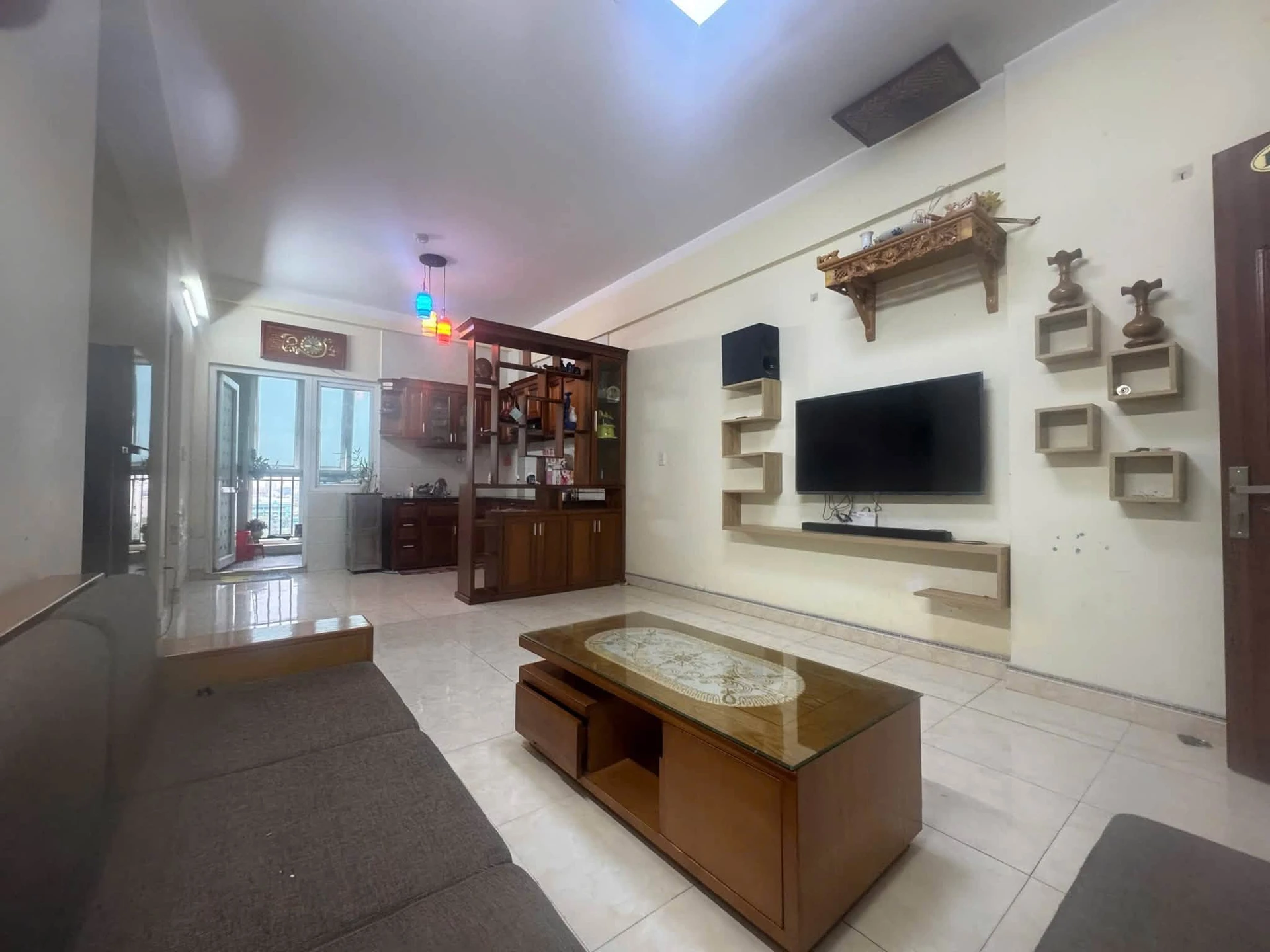 Cho thuê căn chung cư 65m2, 2PN Kim Thi Quán Bàu, 5.5 triệu/tháng - Ảnh 1