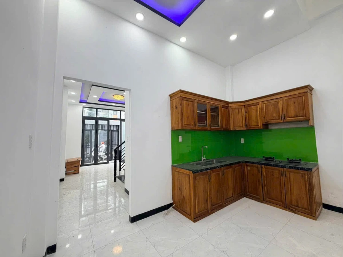 Bán nhà 3 tầng 50m² 4PN gần chợ Long Trường, Quận 9, giá 3,9 tỷ - Ảnh thu nhỏ 2