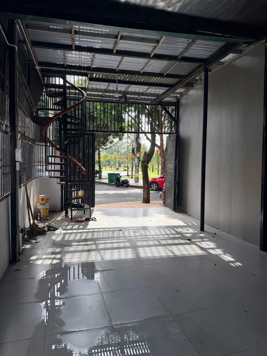 Bán đất tặng nhà tiền chế hai mặt tiền Bùi Thị Xuân Quận 1 - Ảnh thu nhỏ 2