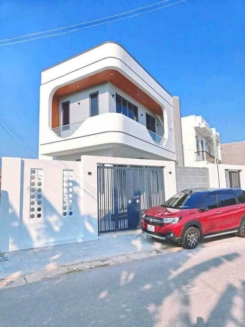 Bán nhà lầu mặt tiền Cao Văn Ngọc, căn góc, 115m2, 3PN, giá 2,62 tỷ, Long Điền - Ảnh thu nhỏ 2