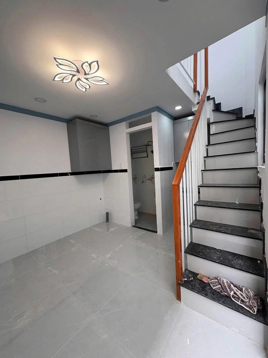 Bán nhà gác suốt 14m² Xã Bà Điểm 530 triệu - Ảnh thu nhỏ 2