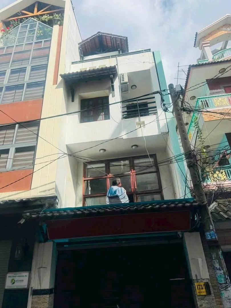 Bán nhà hẻm 6m 3,5x17m, 7PN 7WC đường Phan Huy Ích, Phường 15, Tân Bình, giá 6,78 tỷ - Ảnh 1