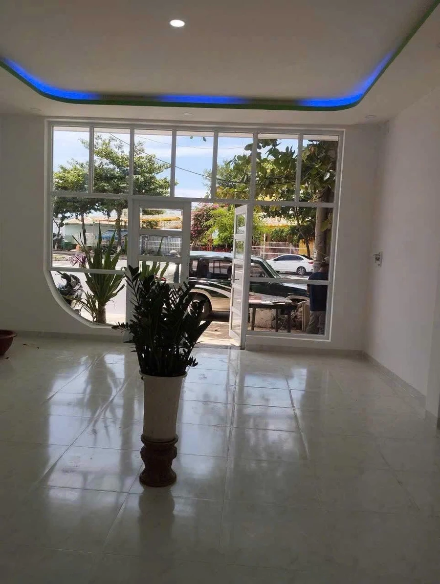 Bán nhà 2,5 tầng mặt tiền Phạm Văn Đồng 63,4m² Nha Trang 13,5 tỷ - Ảnh thu nhỏ 2