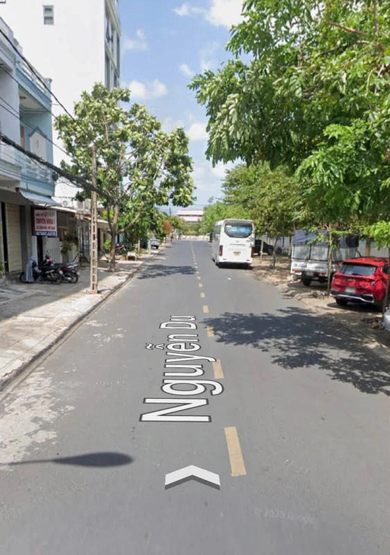 Bán nhà 3 tầng mặt tiền Nguyễn Du Tuy Hoà 80m2