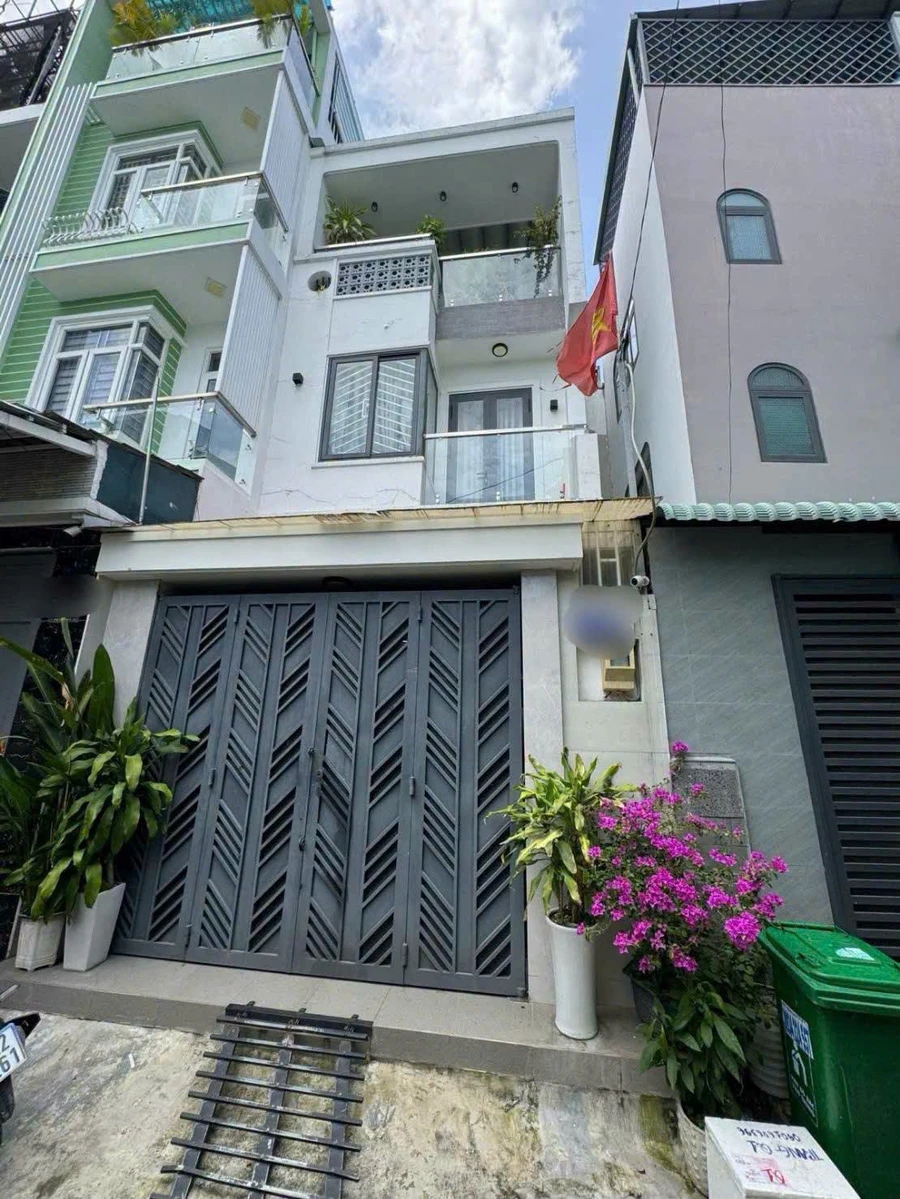 Bán nhà phố 3 tầng 52m² gần Vincom Lê Văn Việt, 5,7 tỷ - Ảnh 1