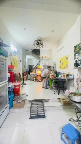 Bán nhà phố mặt tiền Cao Thắng, Phú Nhuận, 81m², 4PN, 13.8 tỷ - Ảnh thu nhỏ 3