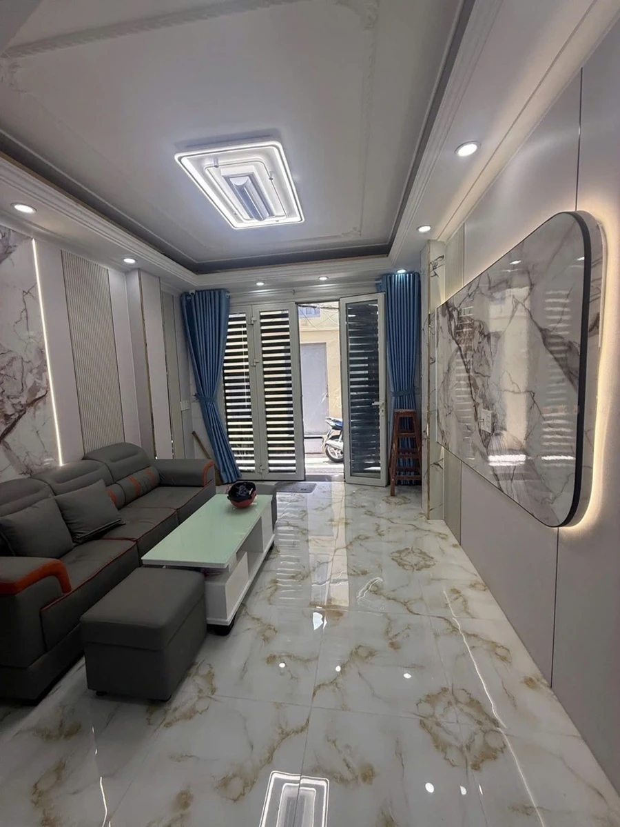 Bán nhà 3 tầng 4 phòng ngủ 33m² gần chợ Bùi Văn Ba, Quận 7 - Ảnh thu nhỏ 2