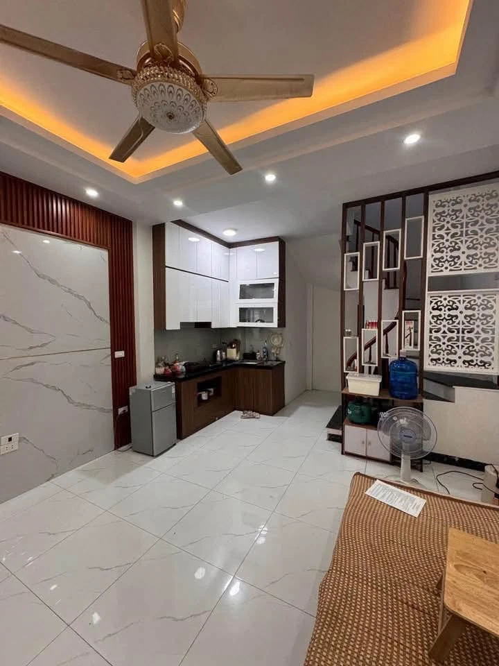 Nhà bán 3 phòng ngủ 35m Đại La Quận 7 6.95 tỷ - Ảnh thu nhỏ 2