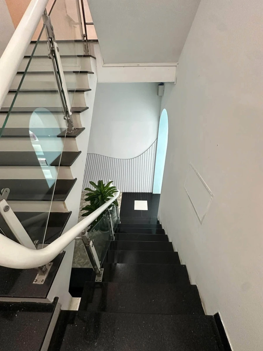 Bán nhà 1 trệt 2 lầu 100m2 Võ Văn Kiệt Phú Thủy - Ảnh thu nhỏ 4