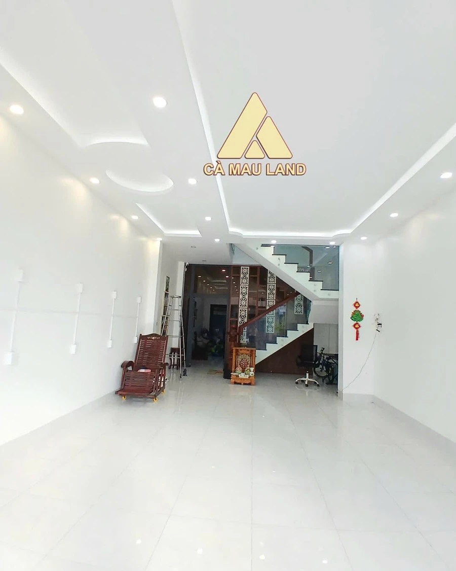 Nhà 1 trệt 1 lầu 110m² Nguyễn Tất Thành Cà Mau 2 tỷ - Ảnh 1