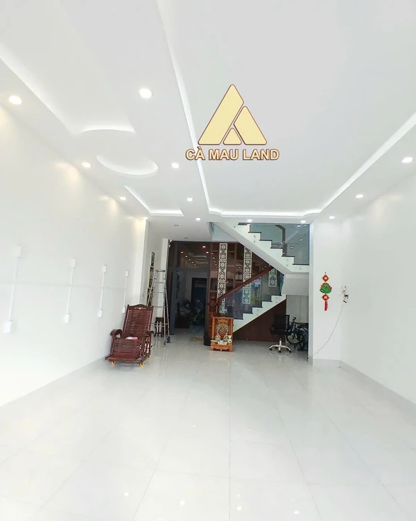 Nhà 1 trệt 1 lầu 110m² Nguyễn Tất Thành Cà Mau 2 tỷ