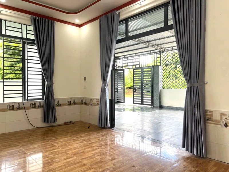 Bán nhà vườn mặt tiền đường chính Buôn Huê, 1.000m2, giá 3,199 tỷ, Phường Ea Kao, Đắk Lắk
