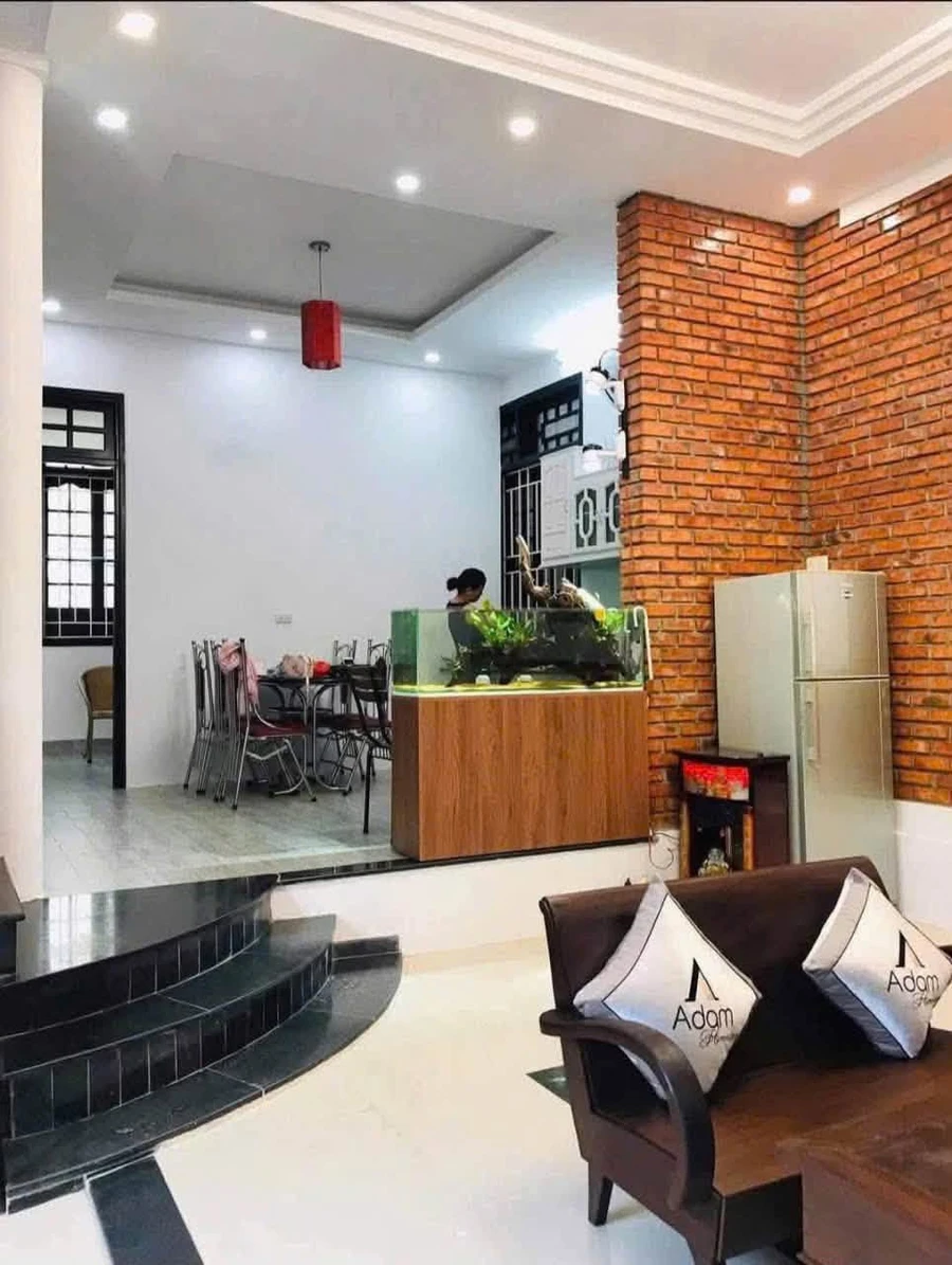 Cho thuê nhà 3 tầng kiệt Nguyễn Công Trứ, 5PN, 210m², 17 triệu/tháng - Ảnh 1