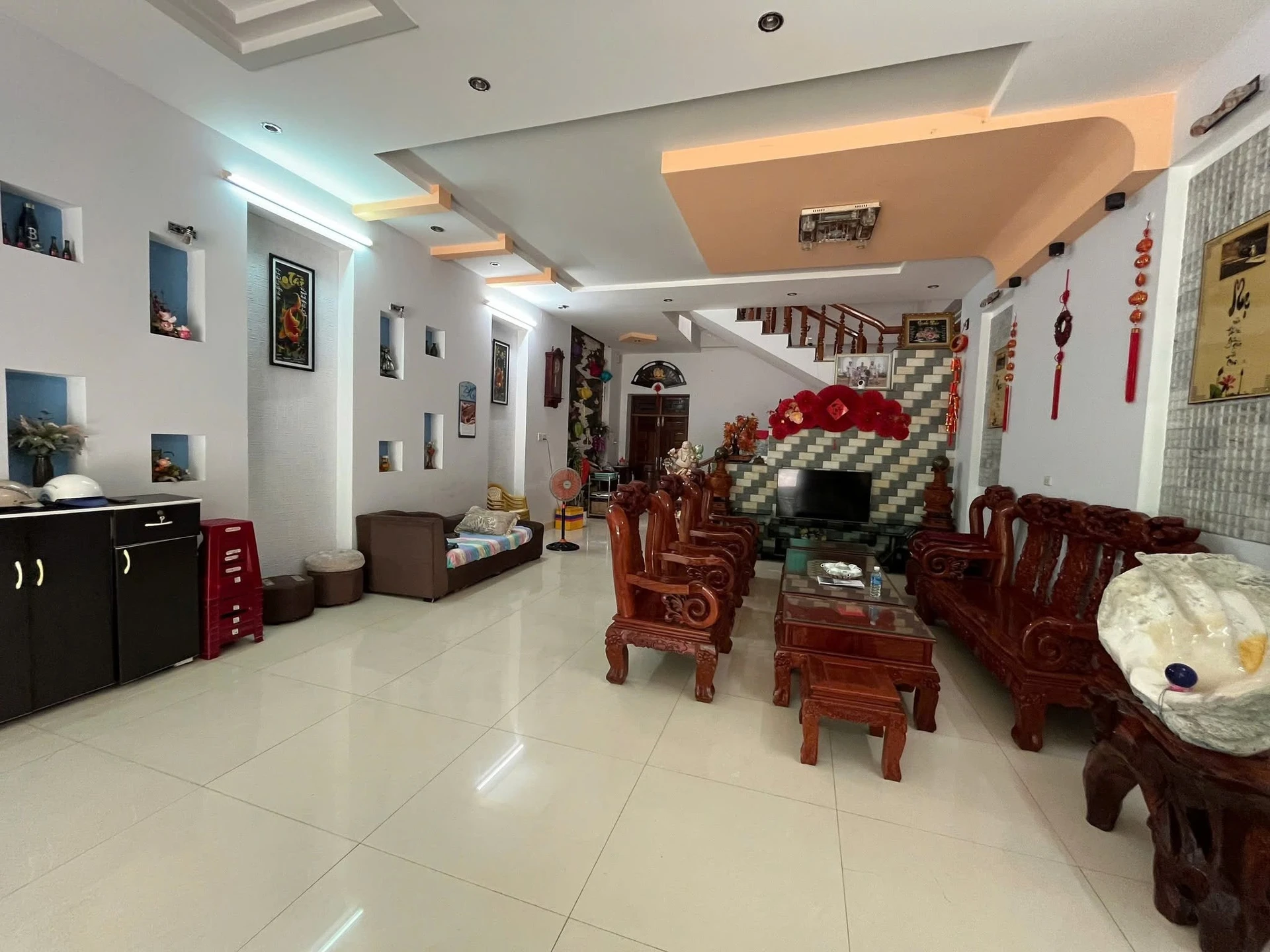 Bán nhà mặt tiền 4PN 120m2 Tuy Hòa 8,5 tỷ - Ảnh 1