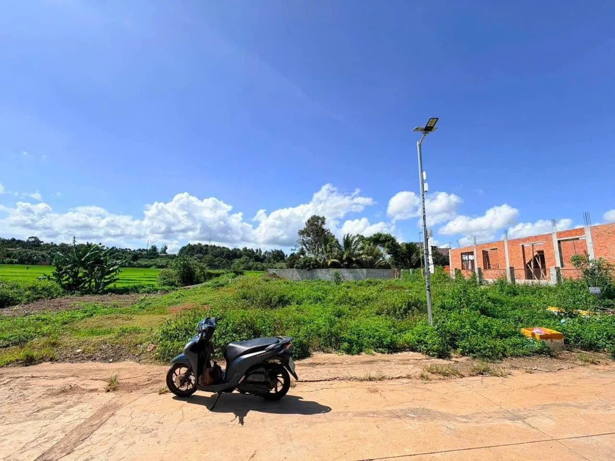 Bán lô đất 5x35m hẻm 200 Y Wang, gần Đại học Tây Nguyên, giá 1,55 tỷ - Ảnh 1