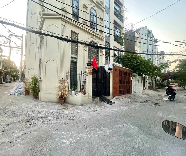 Bán nhà hẻm xe hơi 2 tầng 46m² đường Phan Văn Trị, 2PN, giá hơn 6 tỷ