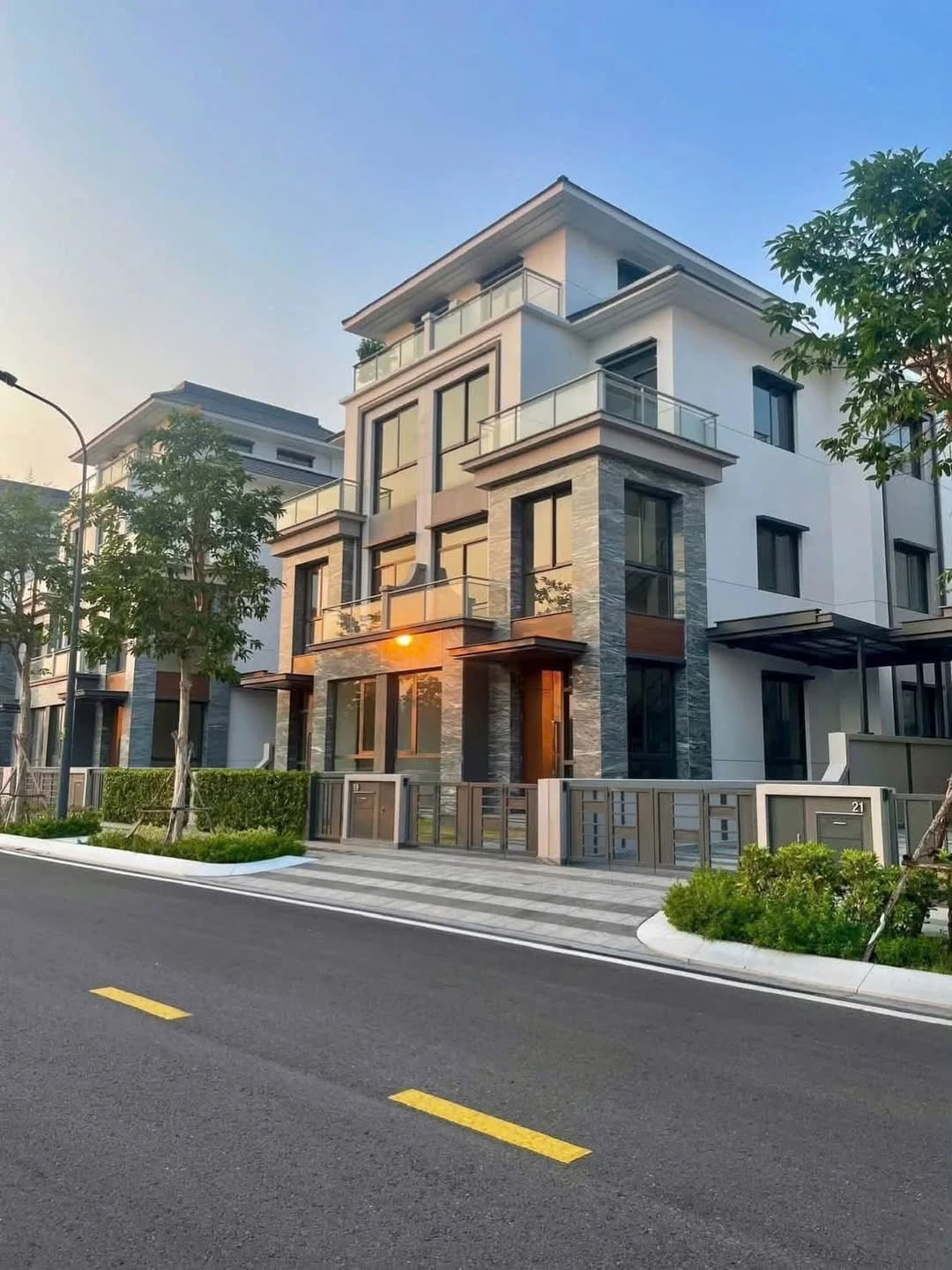 Bán lô góc 285m2 xây villa Quận 2, 48.5 tỷ - Ảnh 1