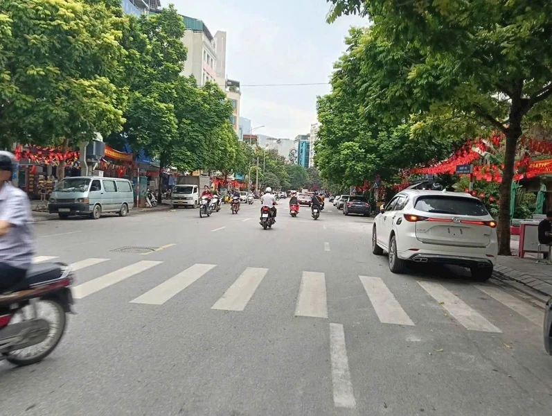 Bán nhà 4 tầng mặt tiền Trần Suyền, Đắk Lắk, 255.5m²