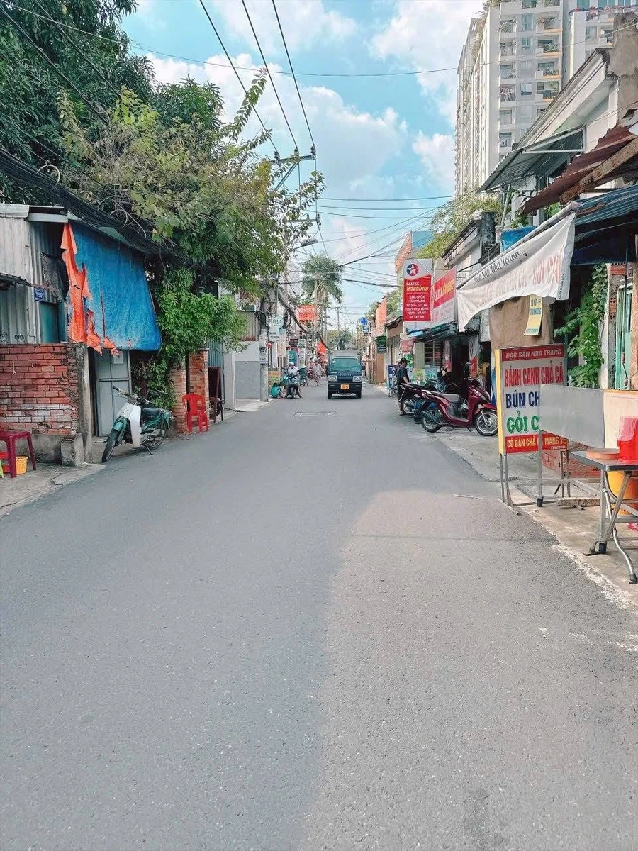 Bán dãy trọ gần 200m2 sau lưng Gigamall Phạm Văn Đồng giá 7,6 tỷ - Ảnh thu nhỏ 2
