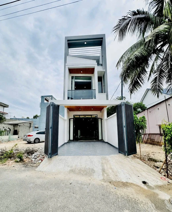 Bán nhà 2 lầu Phú Lợi, Thủ Dầu Một, Bình Dương 60m² 4 tỷ
