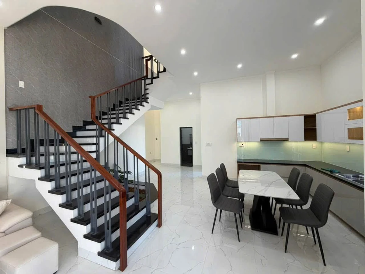 Bán nhà 4PN 100m² góc 2 mặt hẻm cách Trường Chinh 50m, Bình Tân - Ảnh thu nhỏ 3