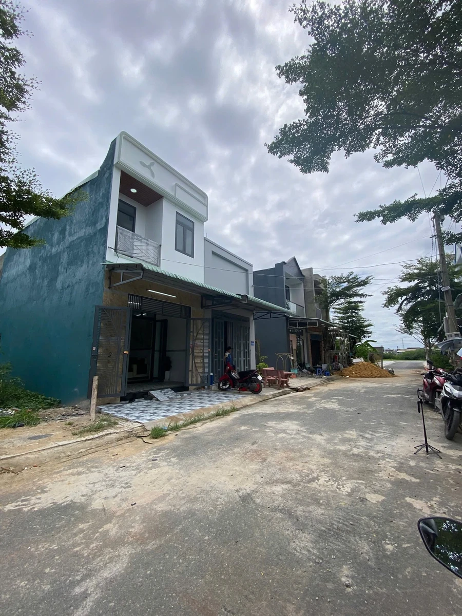 Bán nhà trệt lầu 3PN 67,5m2 giá 1,1 tỷ gần UBND xã Mỹ Hạnh Nam, Đức Hòa - Ảnh thu nhỏ 3