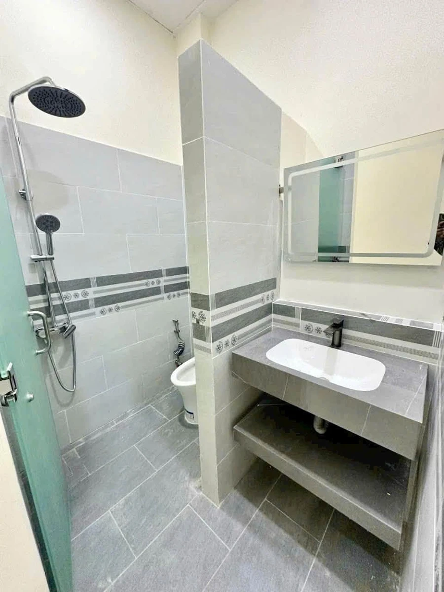 Bán nhà mới 1 trệt 1 lầu 34m2, 3PN đường Tôn Đản, Quận 4, giá hơn 3 tỷ - Ảnh thu nhỏ 3