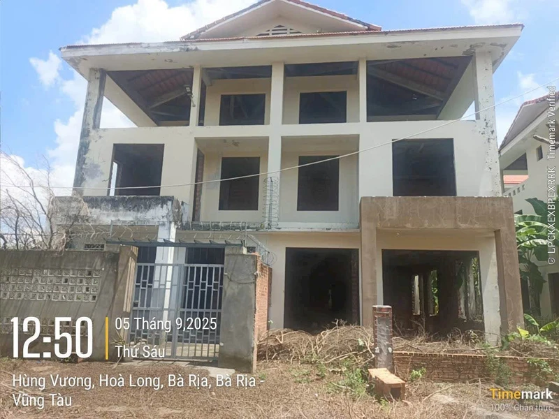 Bán biệt thự thô mặt tiền Hùng Vương, Bà Rịa, 200m²