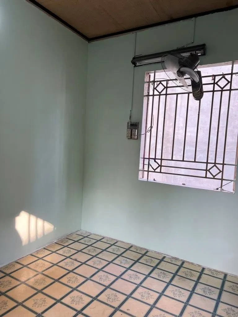 Bán nhà hẻm Đề Thám 24m2, 1 trệt 2 lầu, 3PN, giá 2 tỷ, Phường Cô Giang, Quận 1 - Ảnh thu nhỏ 4
