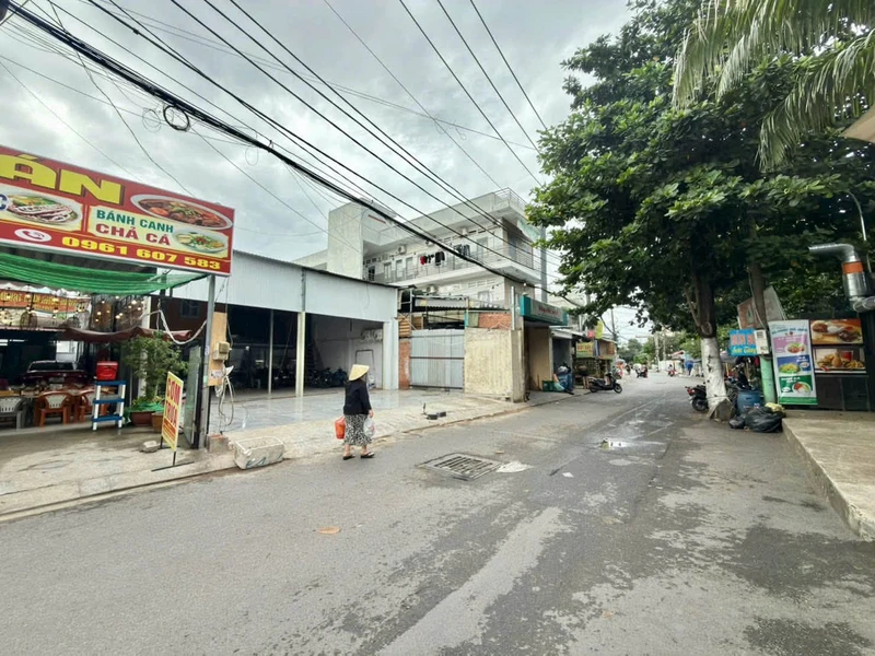 Bán đất mặt tiền Đ/S 10 Linh Trung 150m² giá 11 tỷ 5