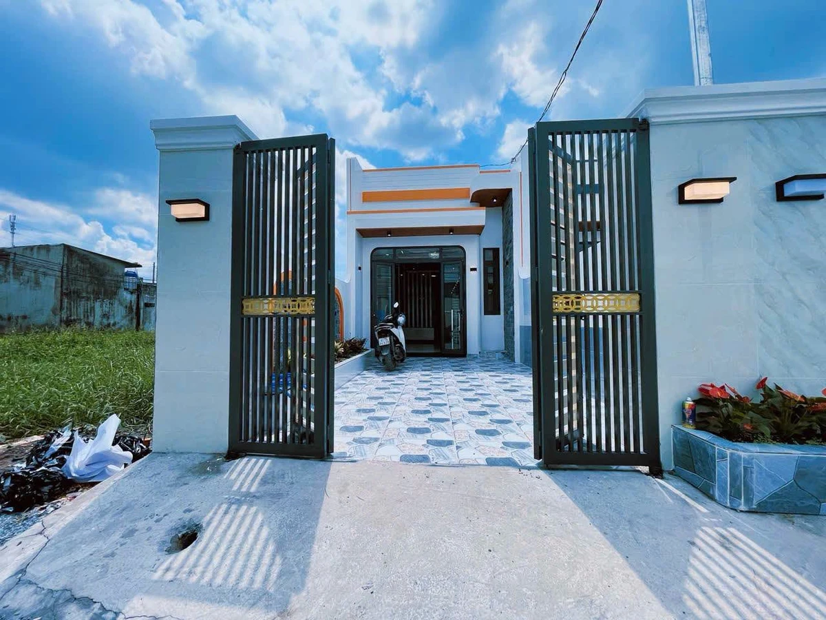 Bán nhà 3 PN 134m² Đức Hòa Hạ sát KCN Tân Đức, 1,79 tỷ - Ảnh 1