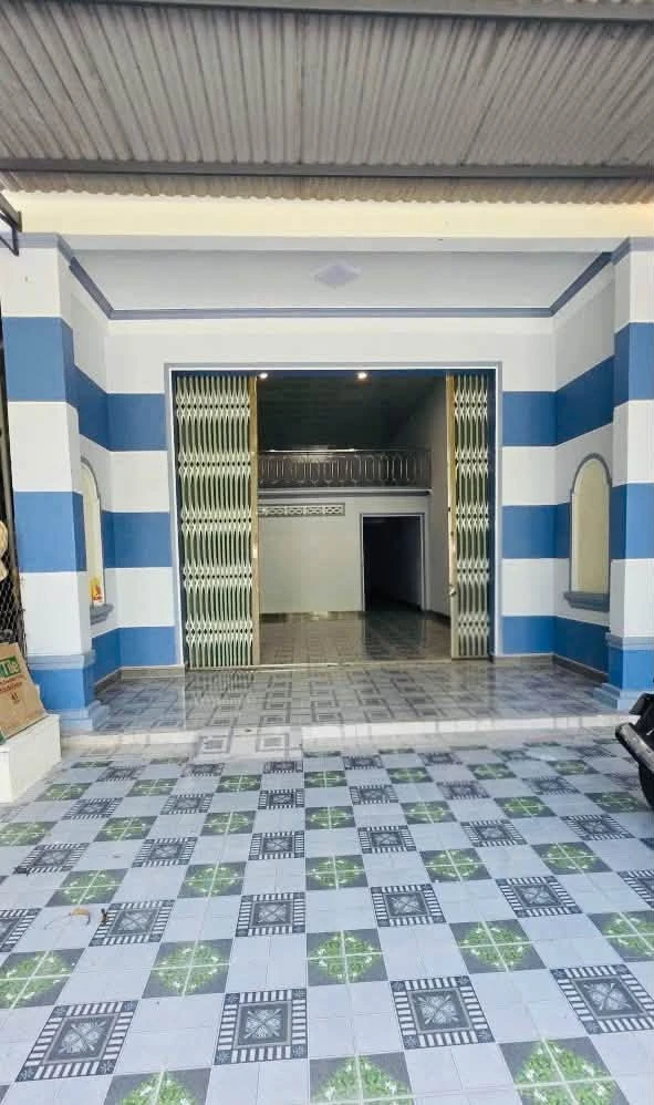 Bán nhà gác lửng Hóc Môn 210m² 2 PN 1 tỷ - Ảnh 1