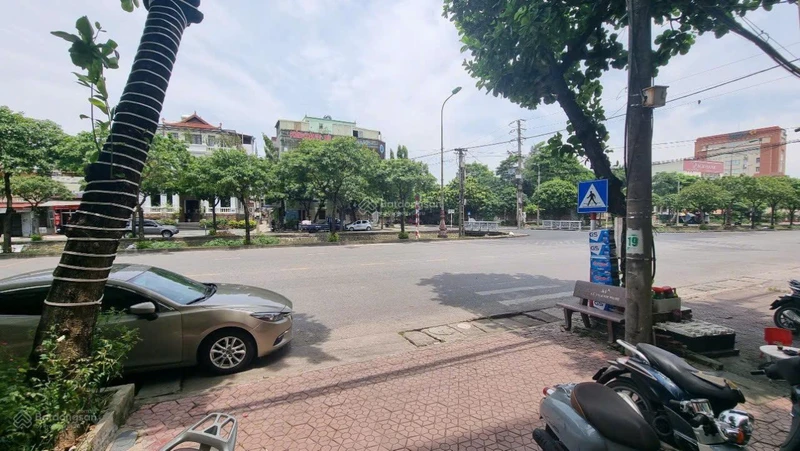 Bán nhà mặt phố rộng 6,5m tại mặt đường Lê Thanh Nghị, TP. Hải Phòng (TP. Hải Dương cũ)