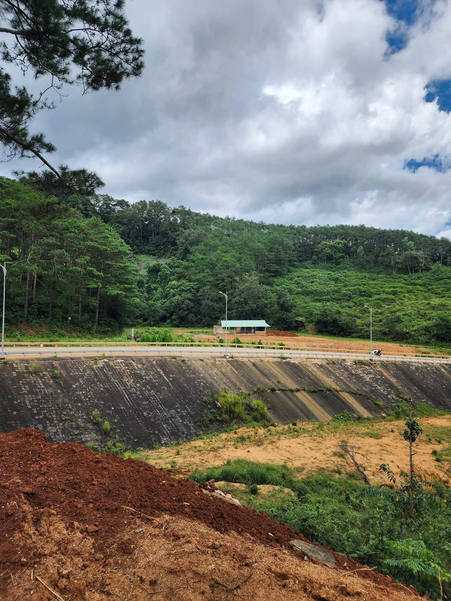 Bán hơn 3000m2 đất đầu làng Kon Pring bám QL24, giá 1,5 tỷ/1000m2 - Ảnh thu nhỏ 2