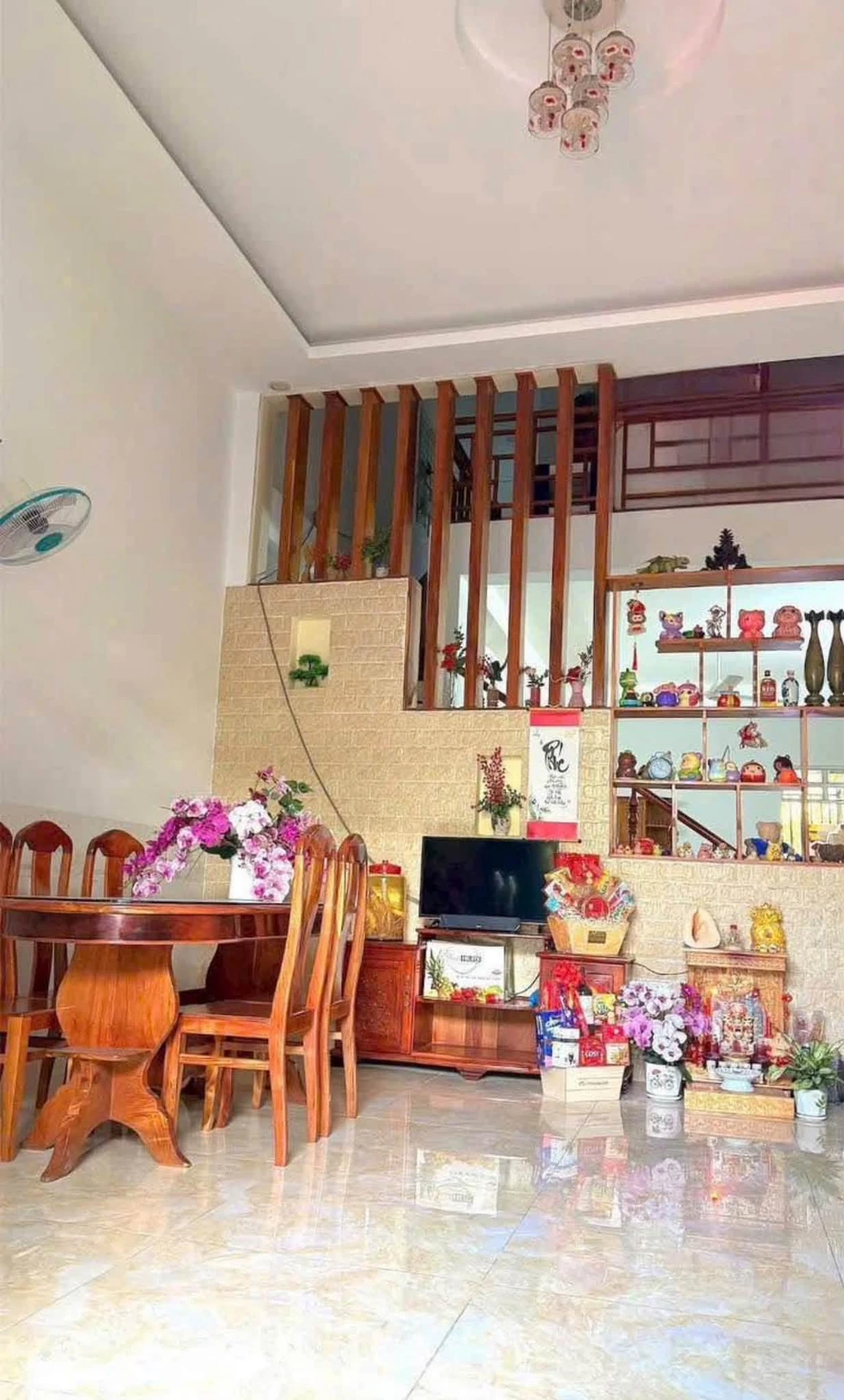 Bán nhà trệt lửng 2 phòng ngủ có sân ô tô 2,25 tỷ - Ảnh 1