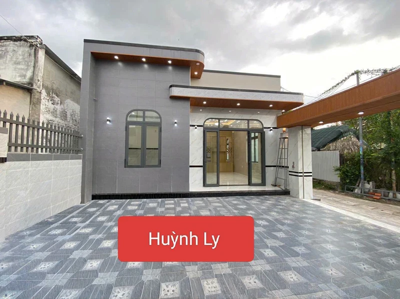Bán nhà cấp 4 góc 2 mặt tiền 140m2, 3 phòng ngủ, trung tâm Long Điền, giá 2,25 tỷ