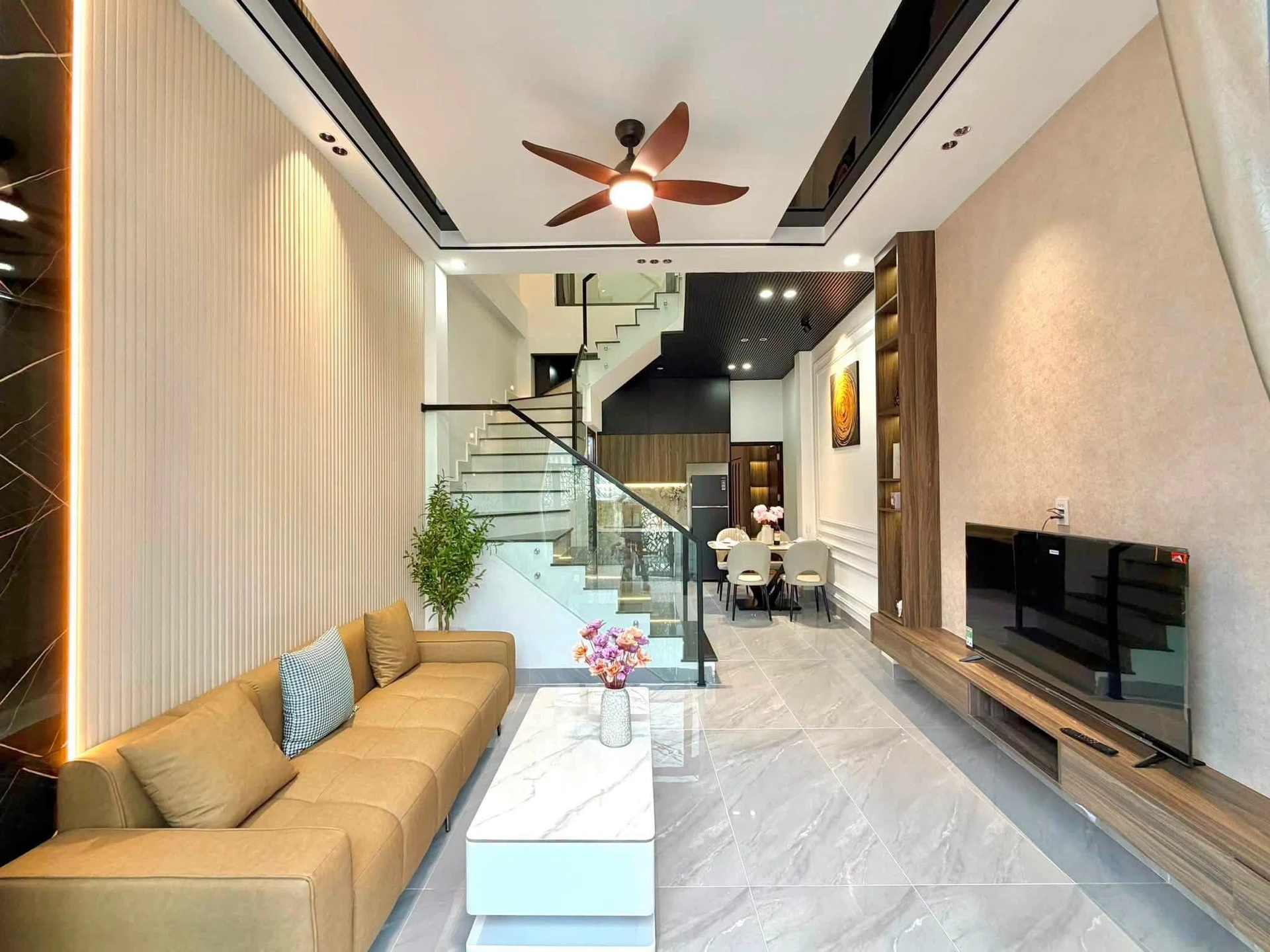 Bán nhà 3 tầng 64m² Phạm Văn Nghị Quận 7 - Ảnh 1
