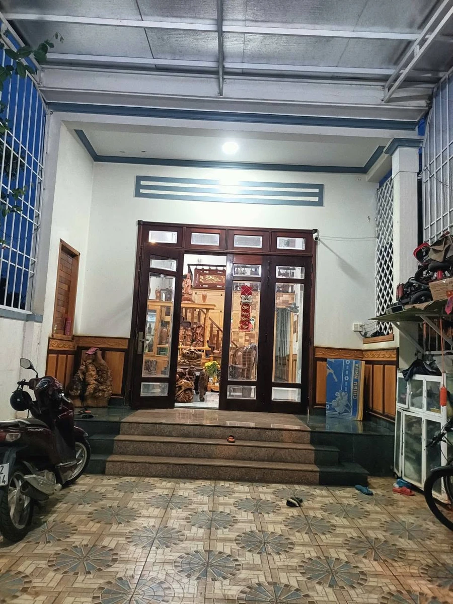 Bán nhà mặt tiền Đào Duy Anh 5x23m, 2 phòng ngủ, giá 2.79 tỷ - Ảnh 1