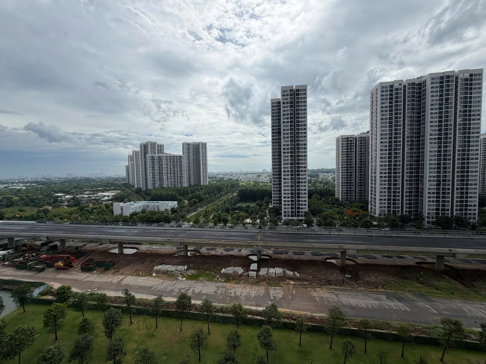 Bán căn hộ 2PN Lumiere Boulevard 74m2 3,899 tỷ Quận 9 - Ảnh 1