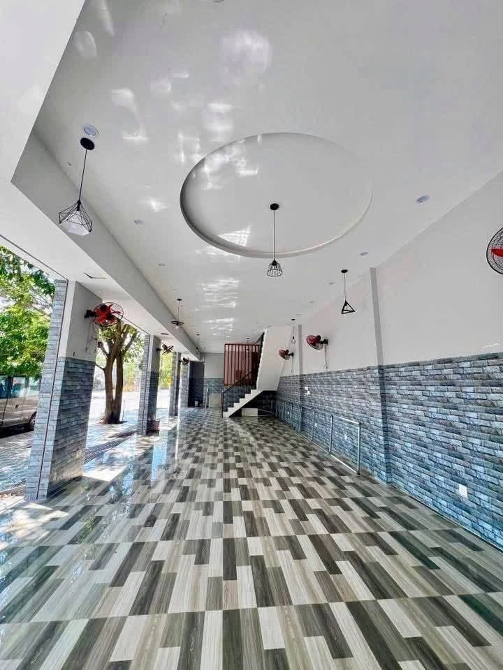 Bán nhà lầu lô góc 97m2 TP. Phan Thiết, 8.3 tỷ - Ảnh thu nhỏ 3