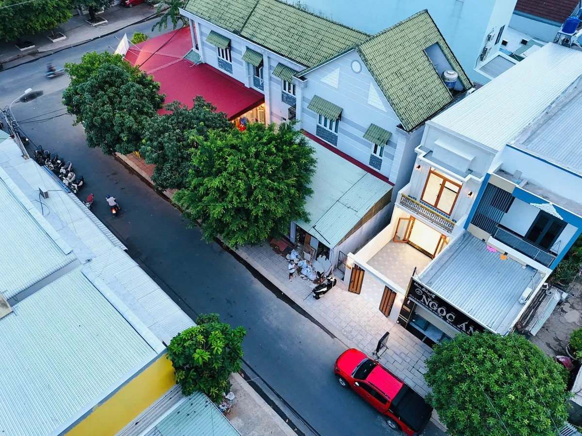 Bán nhà mặt tiền Huyền Trân Công Chúa, Rạch Giá, An Giang, 4x28,2m, 4PN, giá 3,799 tỷ - Ảnh thu nhỏ 2