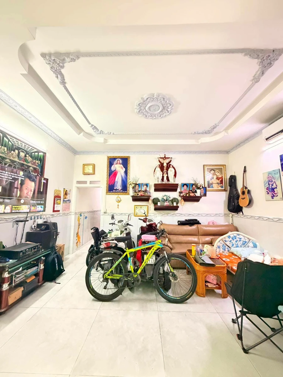 Bán nhà hẻm 5m Âu Cơ Tân Phú, 55m² 2 tầng 2 phòng ngủ 5.5 tỷ - Ảnh thu nhỏ 2