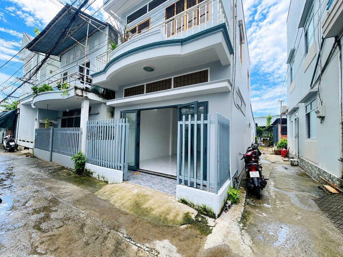 Bán nhà hẻm ô tô đường Nguyễn Trung Trực, Rạch Giá giá 1 tỷ 550 triệu - Ảnh 1