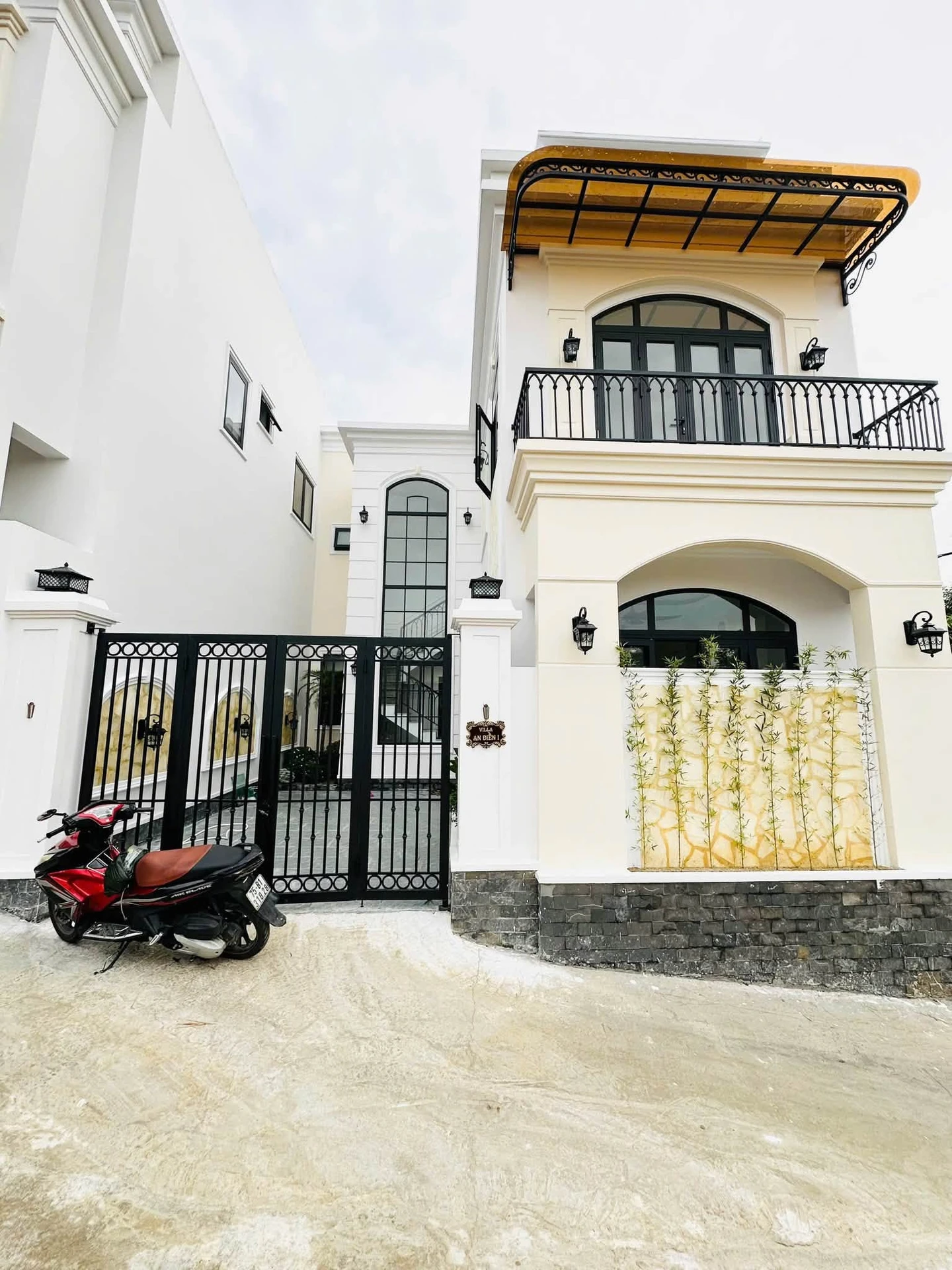 Bán villa Tân Cổ Điển 100m² sân vườn Thuỷ Xuân Huế 3,15 tỷ - Ảnh 1